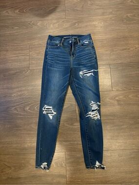 American Eagle Outfitters Women's Distressed Dark Blue Skinny Jeans